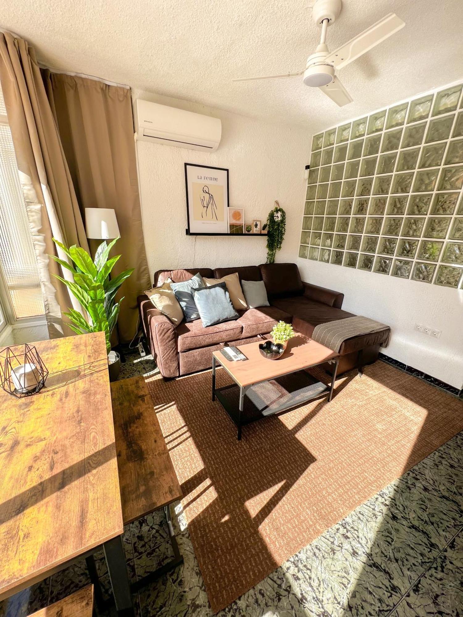 Cozy And Bright Flat With Pool Apartman Torremolinos Kültér fotó