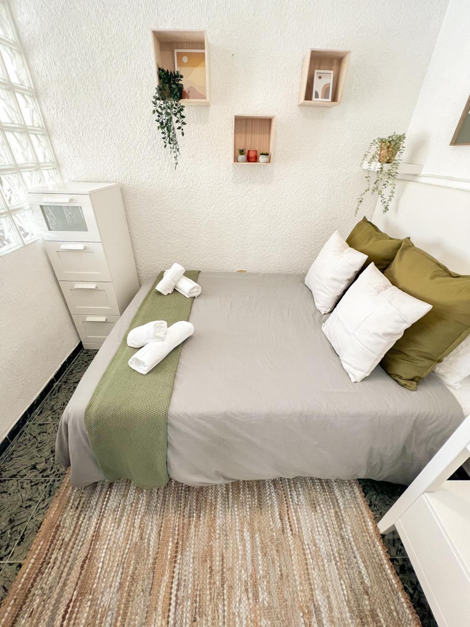 Cozy And Bright Flat With Pool Apartman Torremolinos Kültér fotó