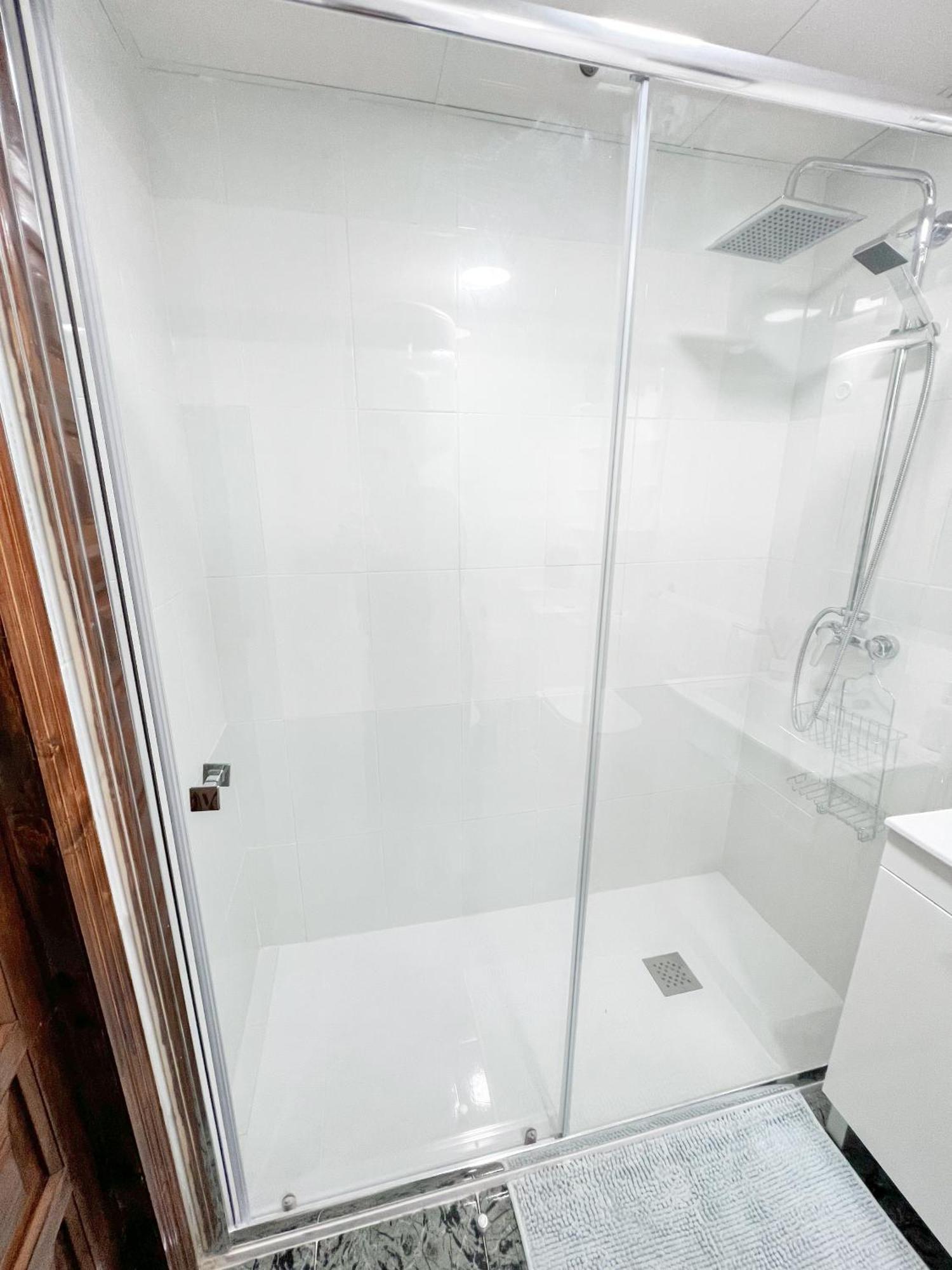 Cozy And Bright Flat With Pool Apartman Torremolinos Kültér fotó