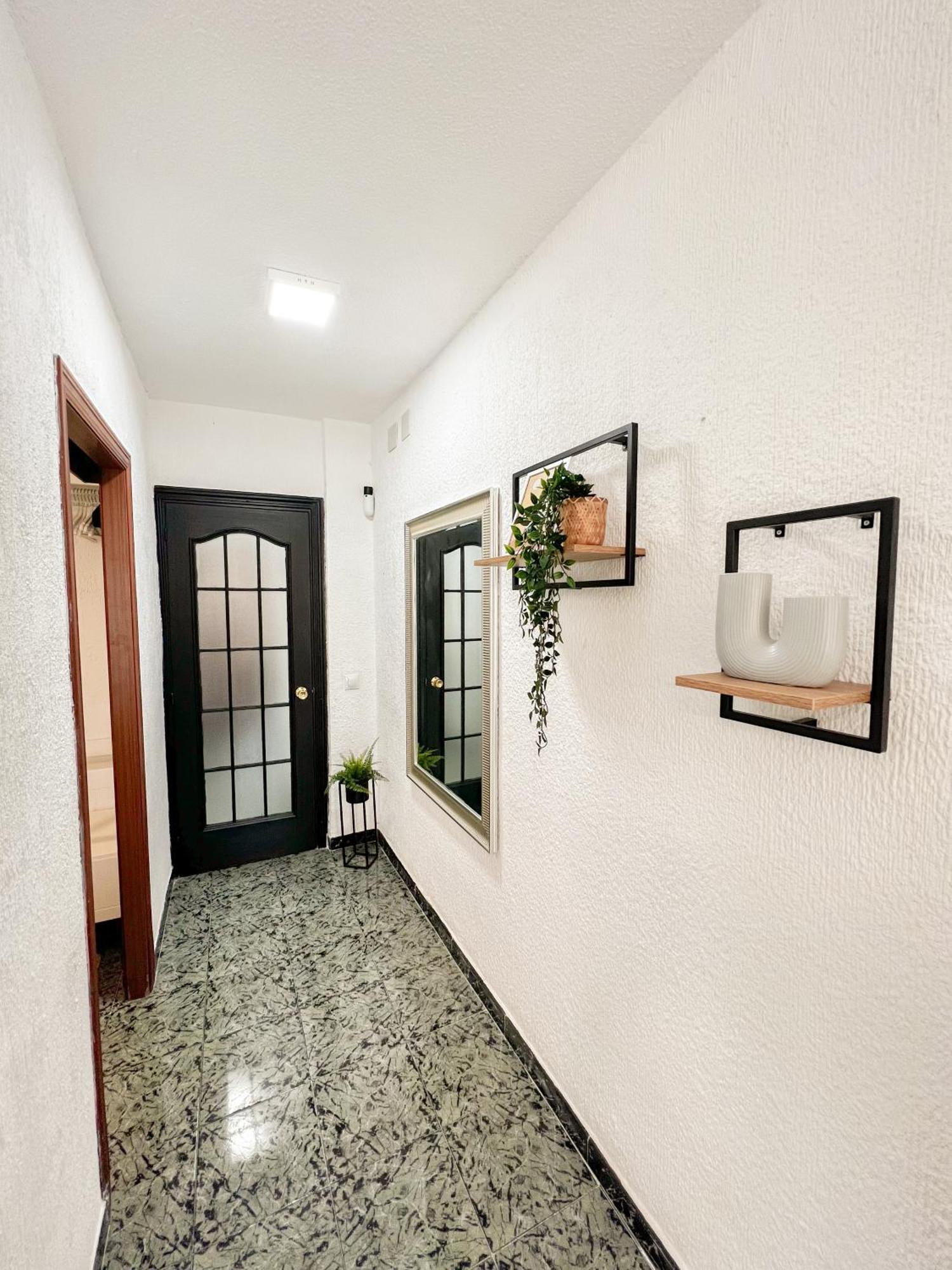 Cozy And Bright Flat With Pool Apartman Torremolinos Kültér fotó