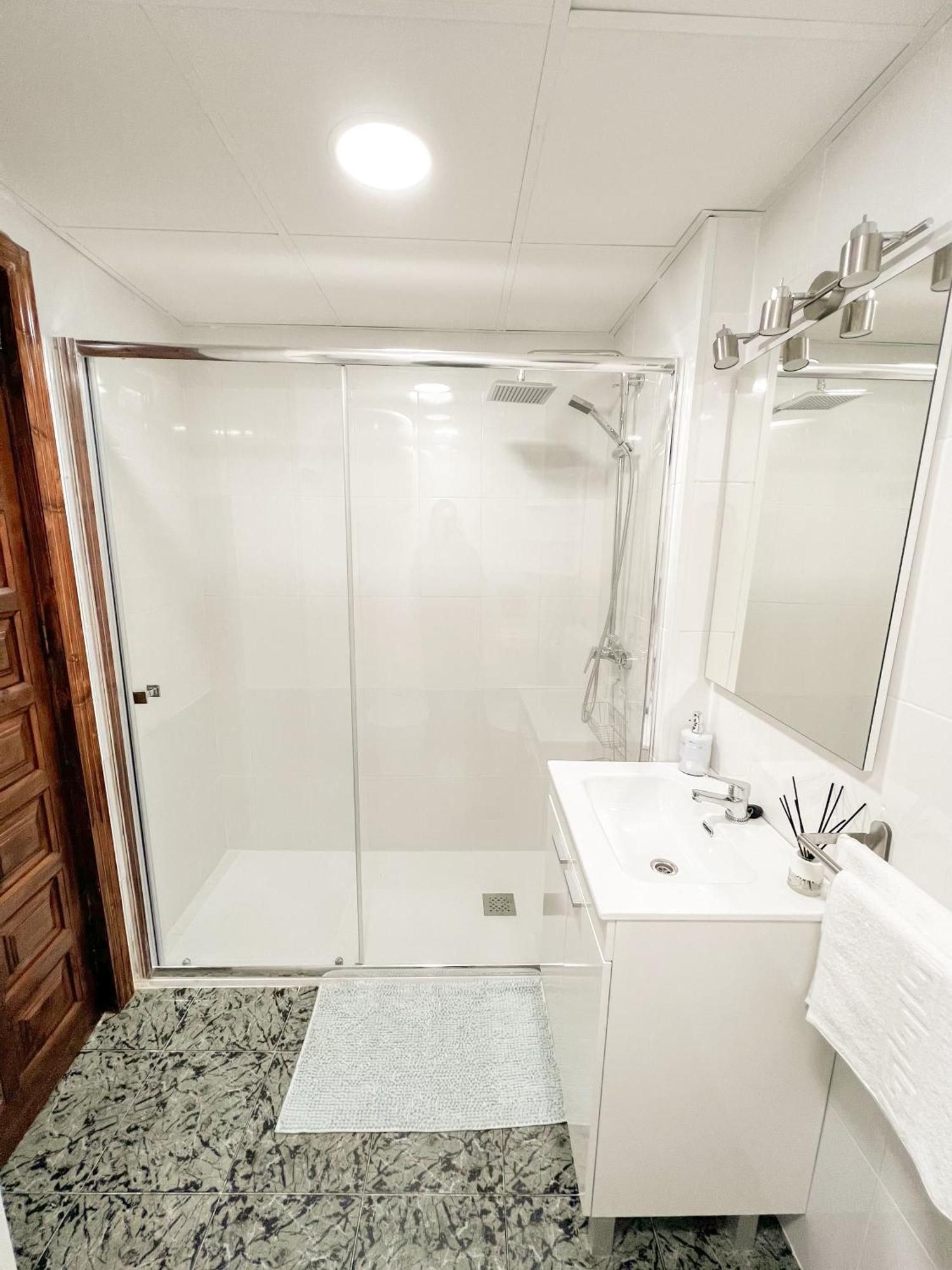 Cozy And Bright Flat With Pool Apartman Torremolinos Kültér fotó