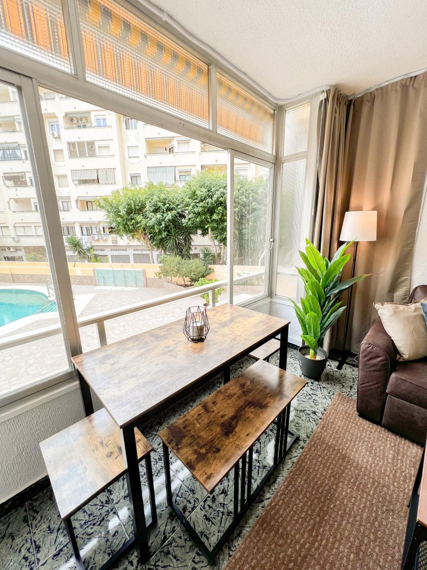 Cozy And Bright Flat With Pool Apartman Torremolinos Kültér fotó