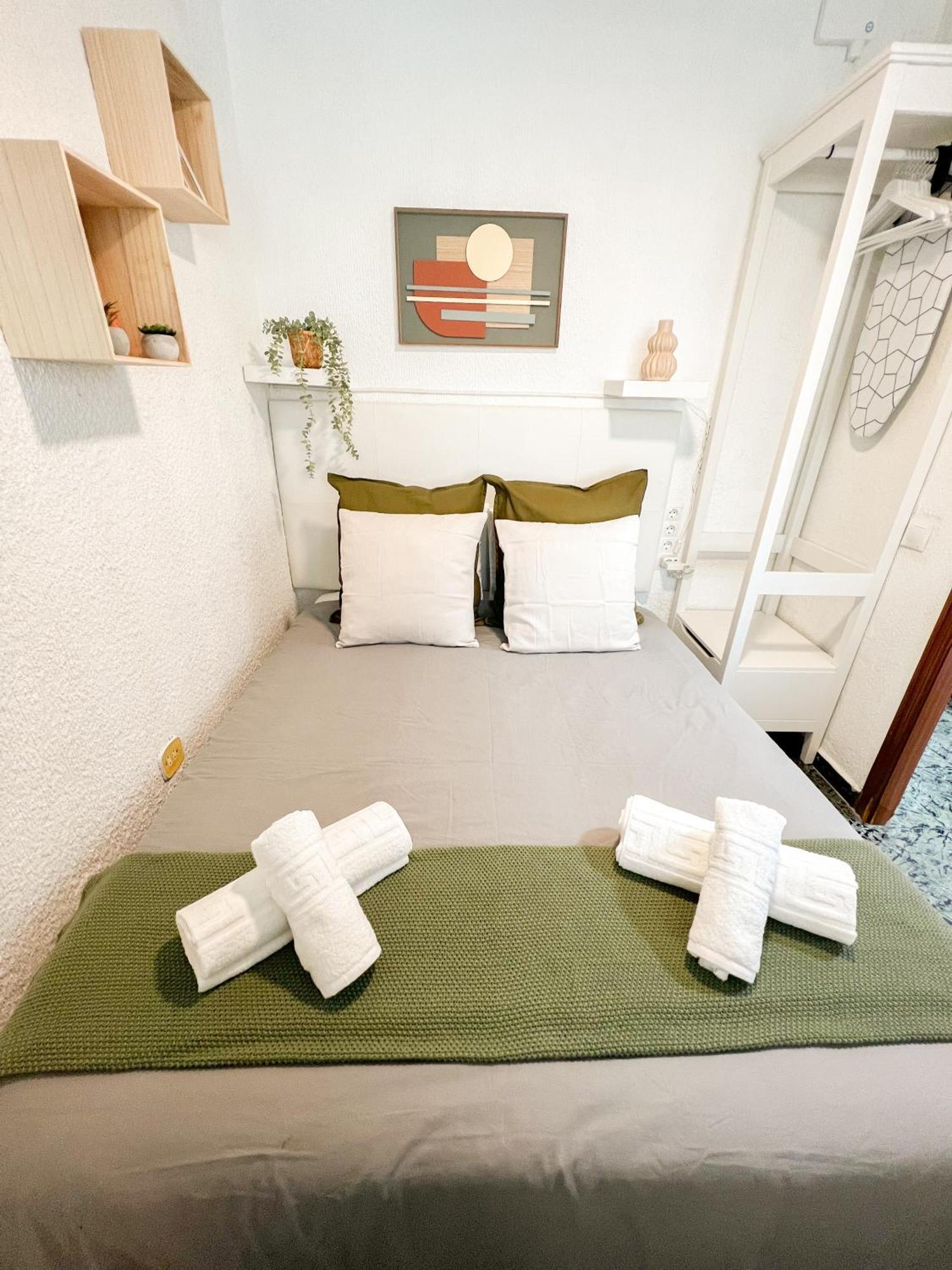 Cozy And Bright Flat With Pool Apartman Torremolinos Kültér fotó