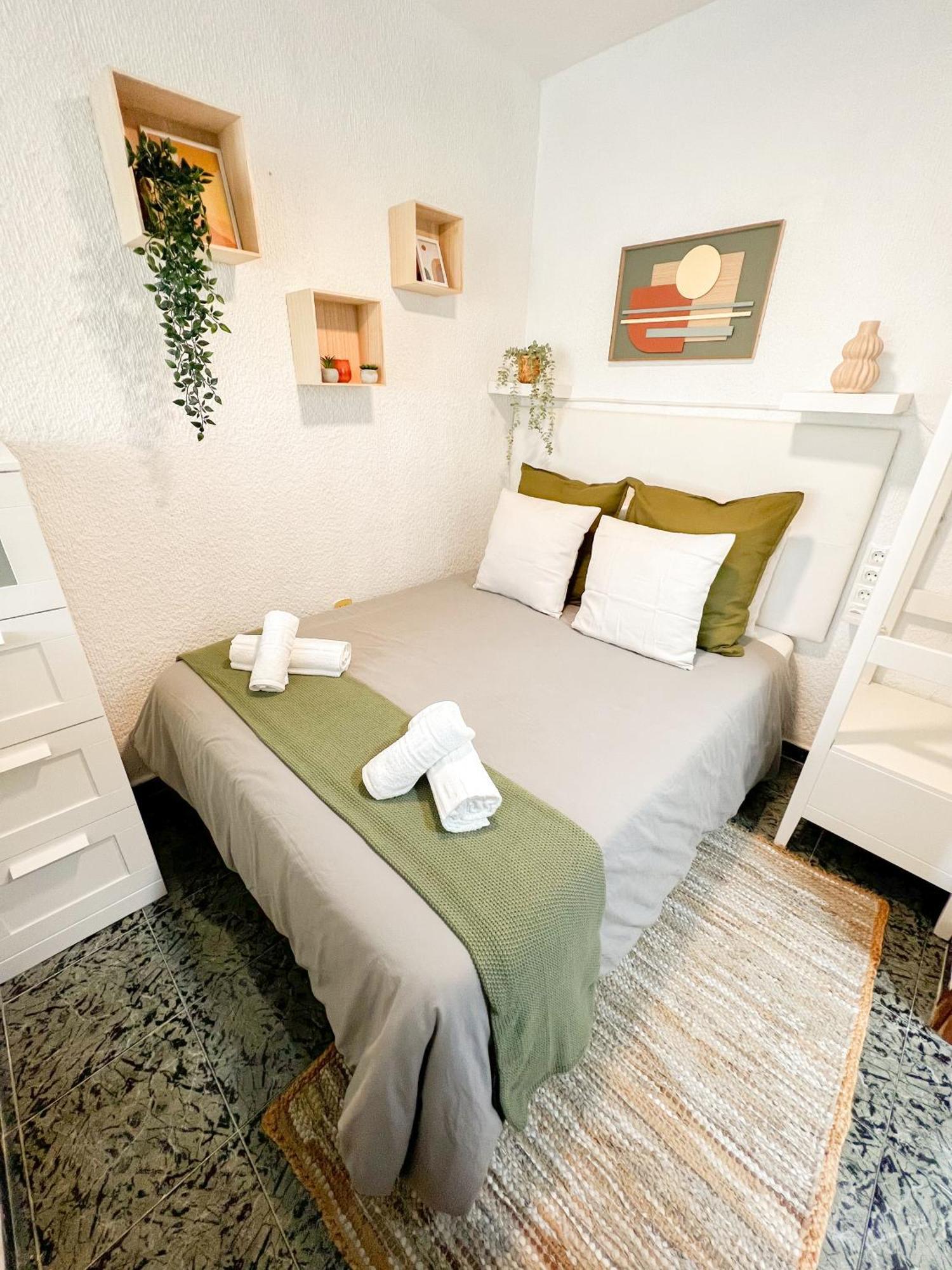 Cozy And Bright Flat With Pool Apartman Torremolinos Kültér fotó