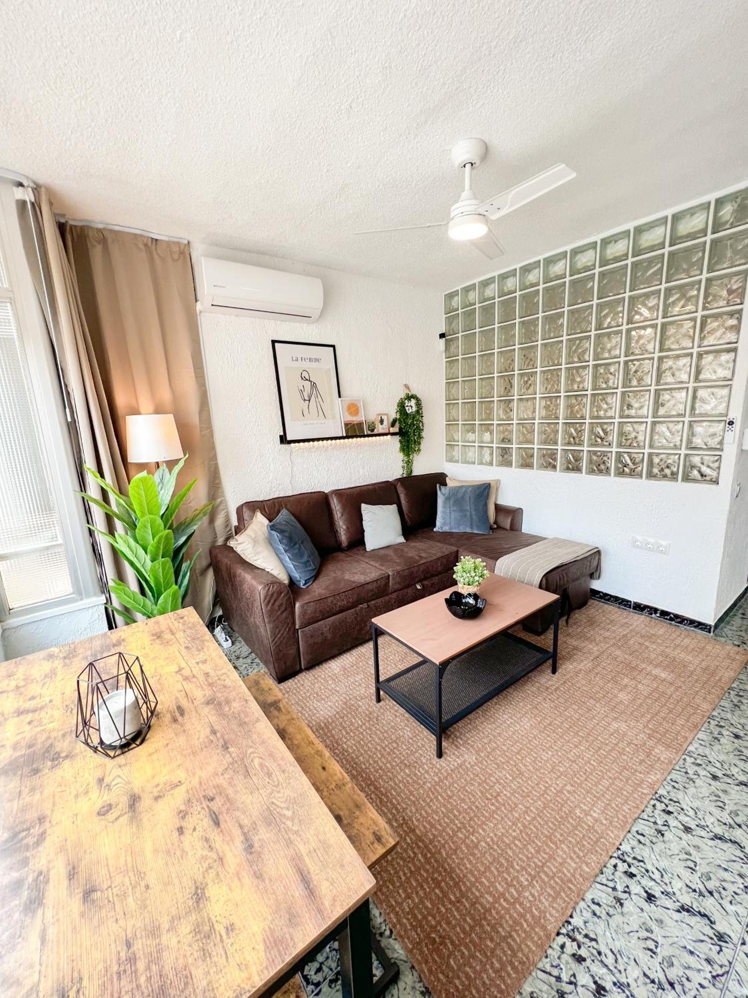 Cozy And Bright Flat With Pool Apartman Torremolinos Kültér fotó