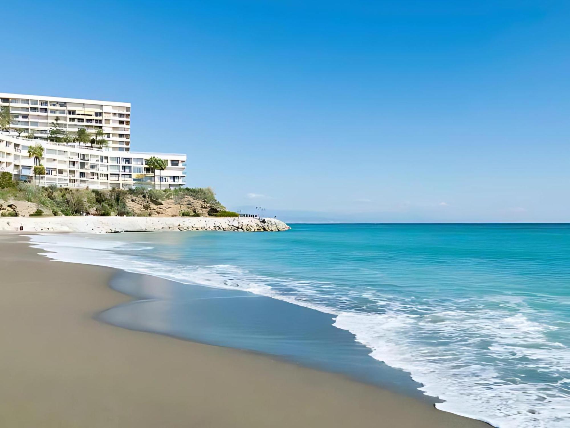 Cozy And Bright Flat With Pool Apartman Torremolinos Kültér fotó